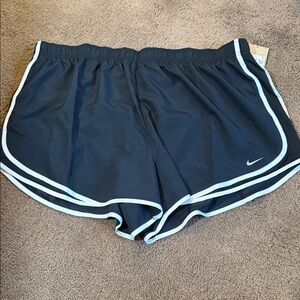 Nike Women’s Black Athletic Shorts with White Piping Size 3X Dri-Fit